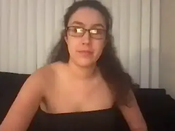 Lucy_allison  live sex cam