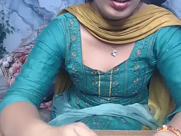 Deevisha-queen  live sex cam