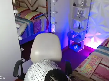 Jonesliam23  live sex cam