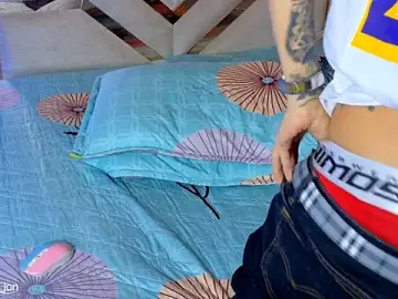 Jonesliam23  live sex cam