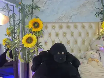 LittleeJaz  live sex cam