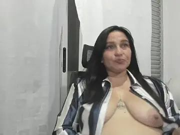 Luna_milf13  live sex cam