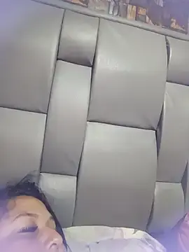 Fiore35  live sex cam