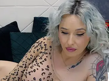 IssaSmith  live sex cam