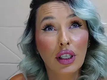IssaSmith  live sex cam