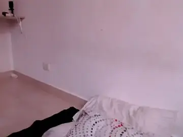 Leona-12  live sex cam