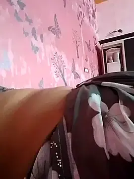 Kareenaverma  live sex cam