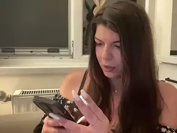 Missbellaparker  live sex cam