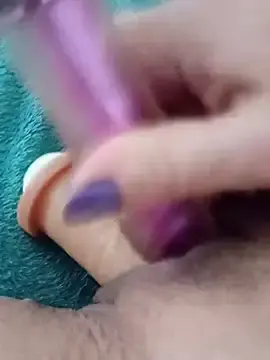 Prettypuzzy4u  live sex cam