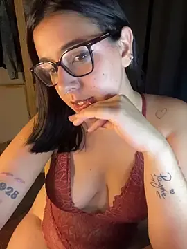 Agoosvokk  live sex cam