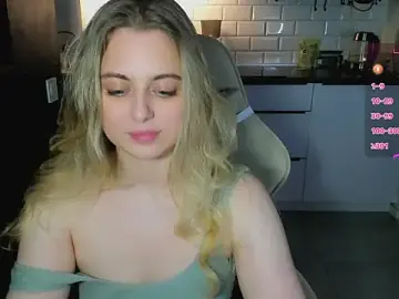 Blonde_kellyy  live sex cam