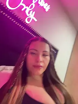 Sexyyykloee  live sex cam