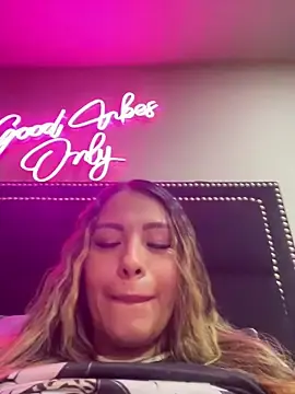 Sexyyykloee  live sex cam