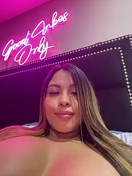 Sexyyykloee  live sex cam