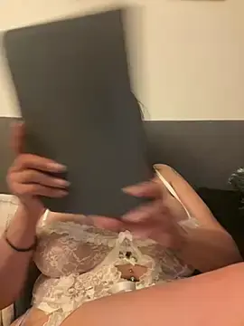 Alicedomi8  live sex cam