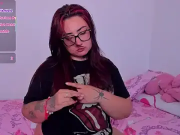 Curvybaddie99  live sex cam