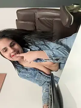 GiuliaHarvey  live sex cam