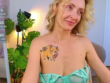 Sexuallycorrecte  live sex cam