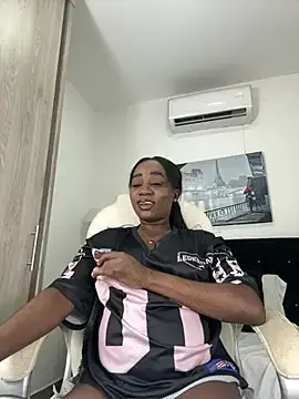 Cristaaalclocks1  live sex cam