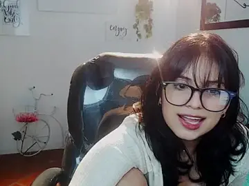 Yurii_petite  live sex cam