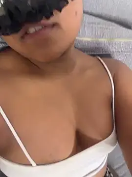 Bella_Luna18  live sex cam
