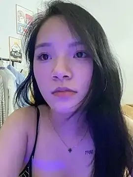 Girl-wet  live sex cam