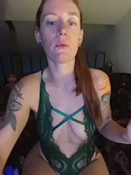 LadyDivineBTBF  live sex cam
