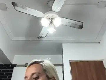 MUSCLEANGEL1  live sex cam