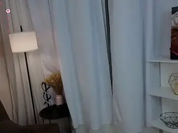 MowasaBritten  live sex cam