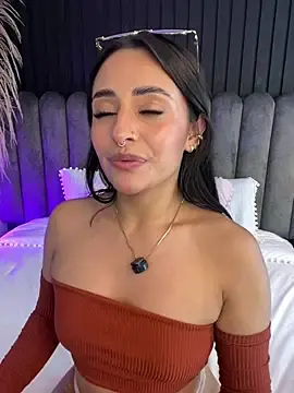 Nanda_vixen_  live sex cam