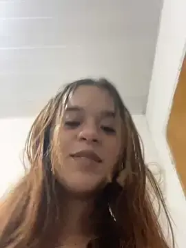 Badgirlgigi  live sex cam