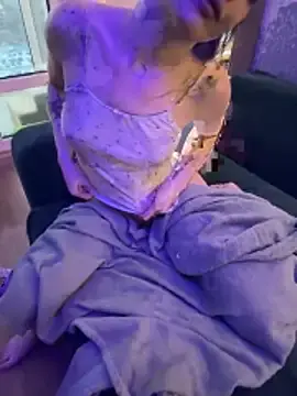 Stratoshera  live sex cam