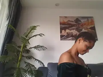 Wetty-kitty  live sex cam