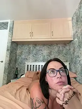 Champagnebratt  live sex cam