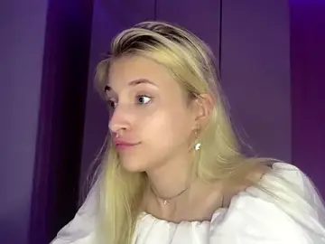 FiveFootBlonde  live sex cam