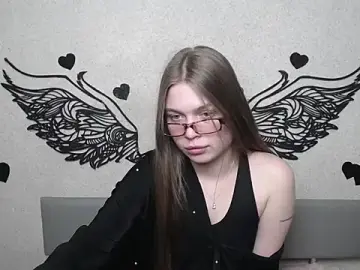 LaraPika  live sex cam