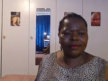 MatureBoobsDiva  live sex cam