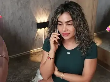 Ari_valdiri  live sex cam