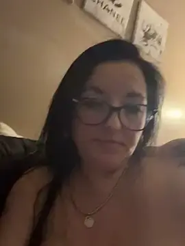 NaturalboobsF  live sex cam