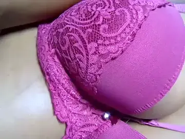 Sexiestqueen2  live sex cam