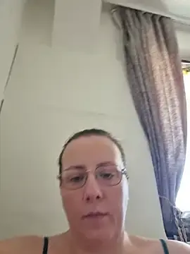 Goodass7  live sex cam