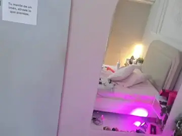 Nahomyrain  live sex cam