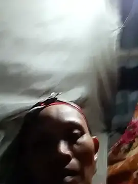 Nguyen_Emaa  live sex cam