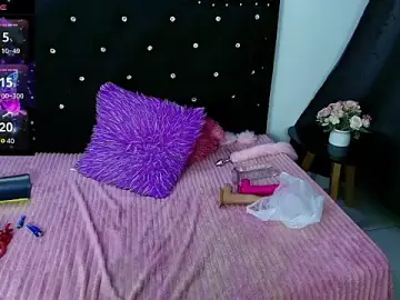 Sara_f_W  live sex cam