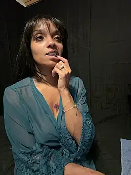 Rakiyahcharms  live sex cam