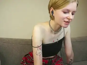 ToyaPletz  live sex cam