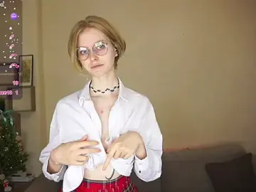 ToyaPletz  live sex cam