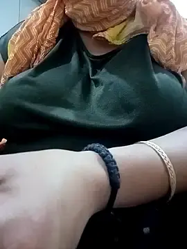 Urvashi_Love  live sex cam