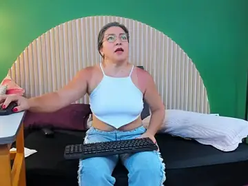 Dahianeconnor  live sex cam