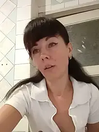 Adeline3302  live sex cam